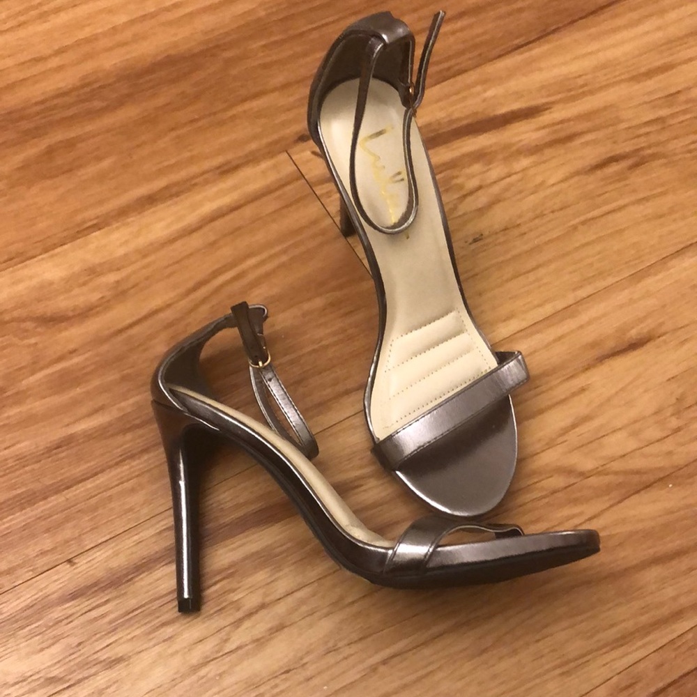 Lulus pewter 7.5 new gunmetal stilettos high heels padded